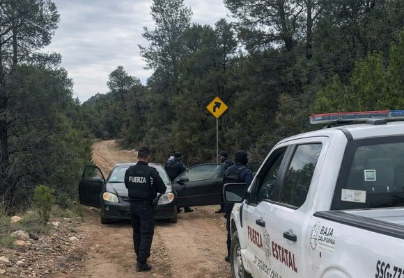 Pareja queda varada rumbo a Laguna Hanson y es rescatada tras horas de incertidumbre