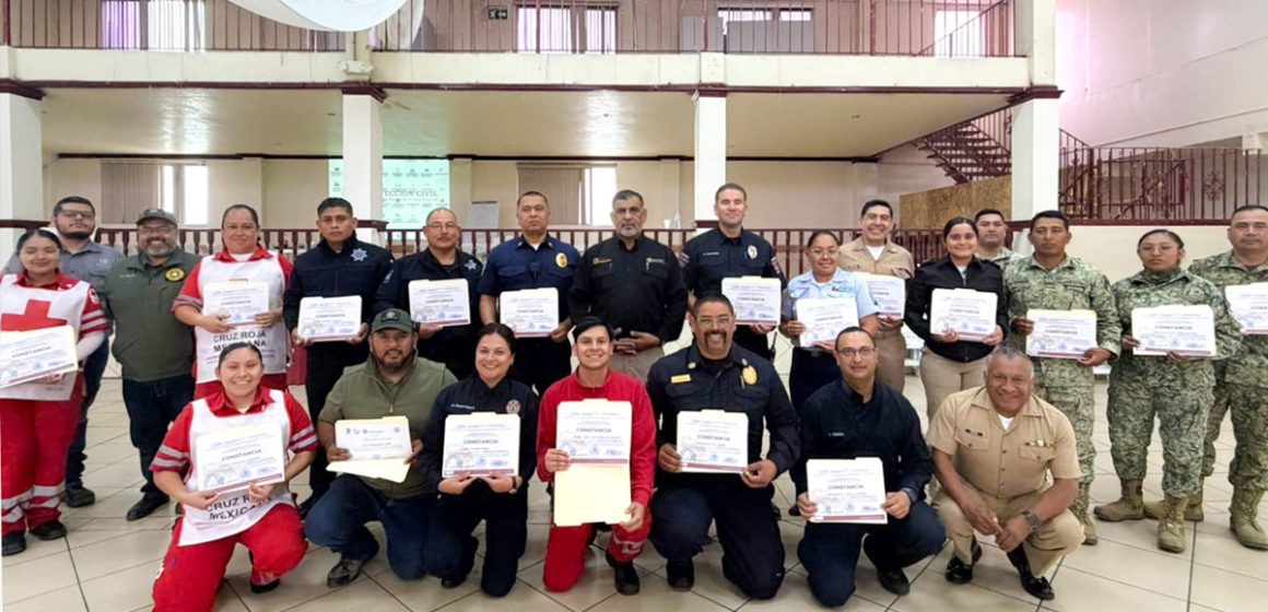 Capacitan a cuerpos de emergencia en Ensenada
