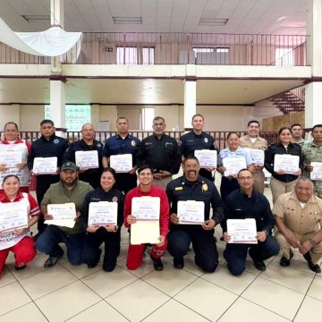 Capacitan a cuerpos de emergencia en Ensenada