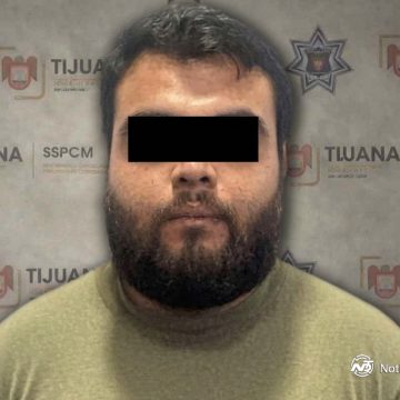 Detienen a hombre por violencia y allanamiento