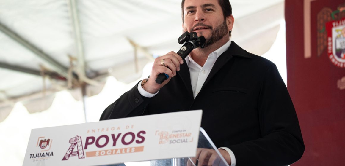 Entrega Burgueño apoyos en Mariano Matamoros