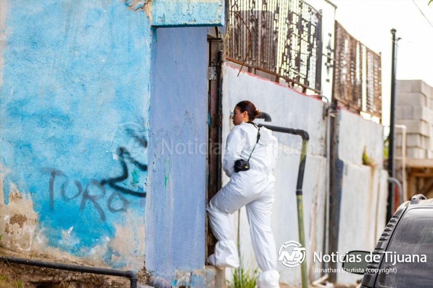 Ataque armado dentro de vivienda deja un muerto y dos heridos en Playas de Tijuana