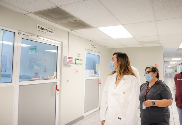 Baja California lidera modernización del laboratorio de salud