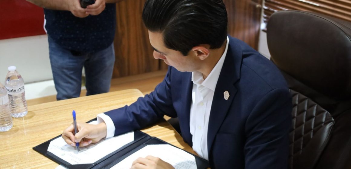 Fortalece Tecate alianza con UABC y Fundación La Puerta para atención a población en movilidad