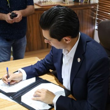 Fortalece Tecate alianza con UABC y Fundación La Puerta para atención a población en movilidad