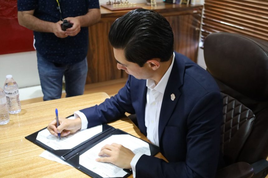 Fortalece Tecate alianza con UABC y Fundación La Puerta para atención a población en movilidad