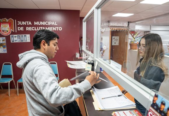 Cartilla militar seguirá tramitándose hasta octubre