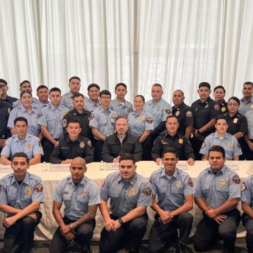 Certifican a 68 nuevos bomberos, salvavidas y paramédicos