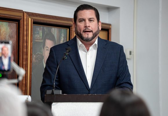 Ismael Burgueño encabeza “Infancia en la Presidencia”