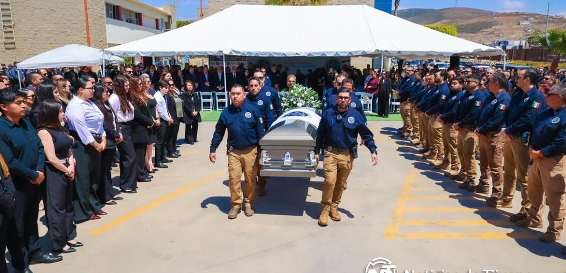 Rinden honras fúnebres a agente del Ministerio Público Ángel Pantoja