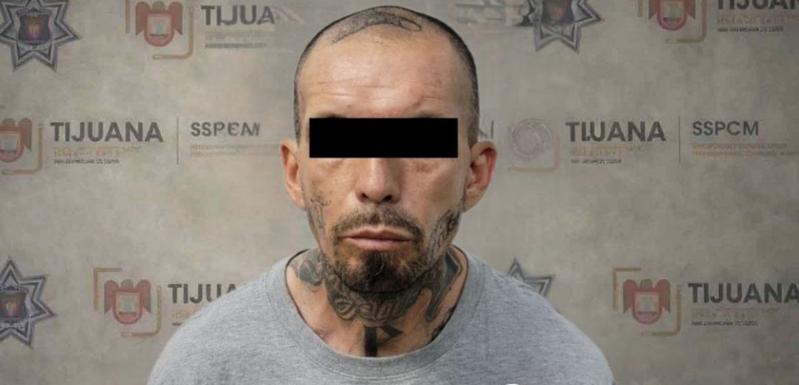 Detienen a hombre armado y con presunta droga en zona turística de Tijuana