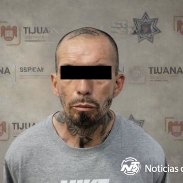 Detienen a hombre armado y con presunta droga en zona turística de Tijuana