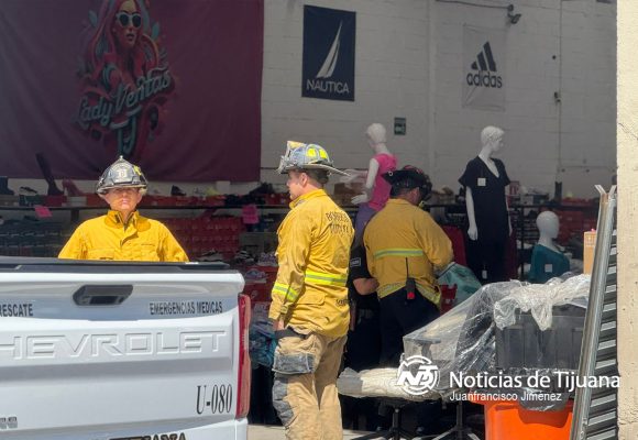 Tres trabajadores se electrocutan en bodega de Tijuana; uno está grave