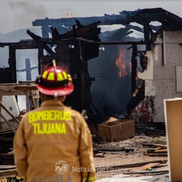 Incendio consume dos cuartos en zona de invasión de El Dorado Residencial