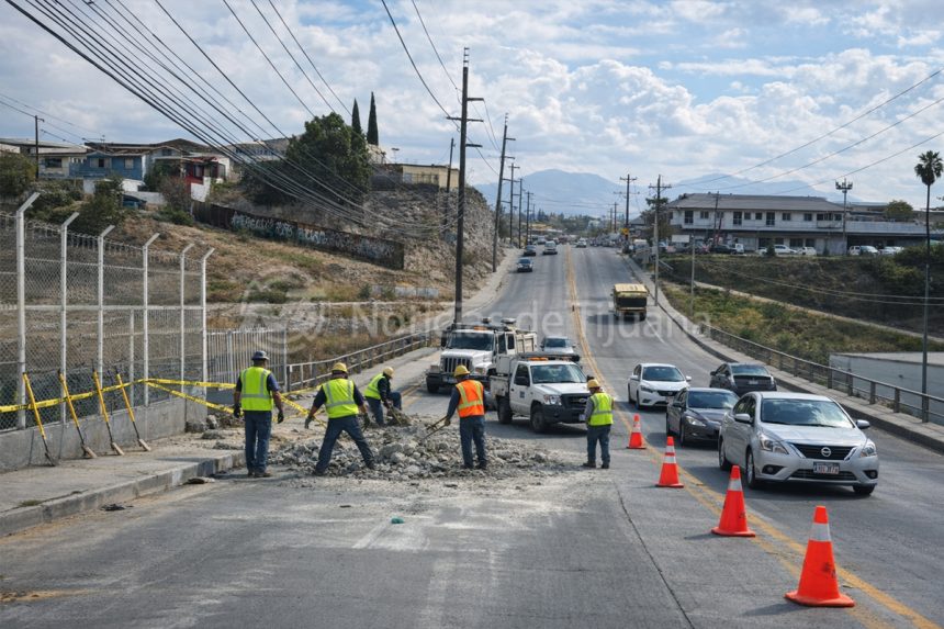 Fuga de agua colapsa carriles en el bulevar Cucapah y deja sin servicio a “El Lago”