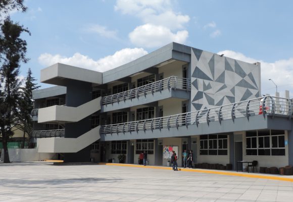 Sin dirección clara en la Universidad Nacional Rosario Castellanos: estudiantes enfrentan riesgos y falta de respuesta