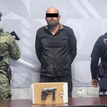 Detienen a motociclista armado tras persecución en Mexicali