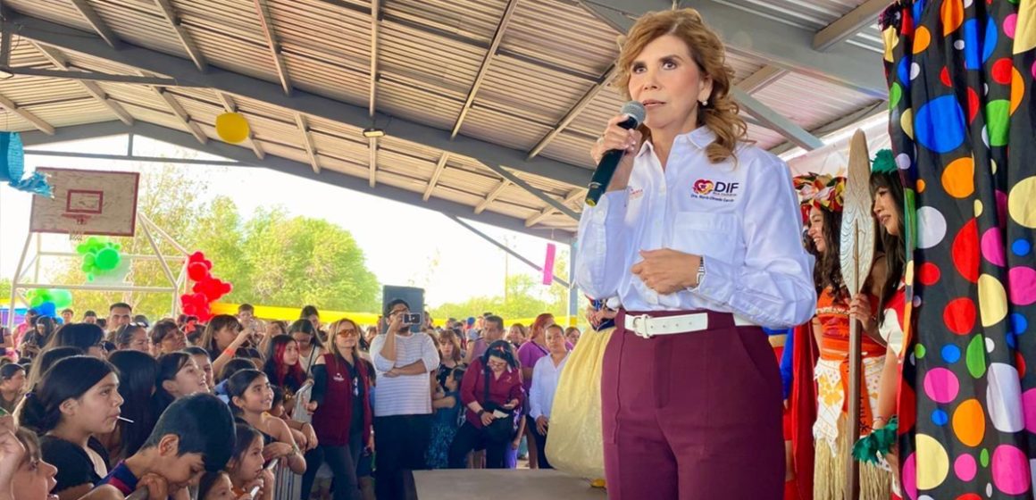 DIF Baja California lleva alegría a niñas y niños de la colonia Mayos en Mexicali