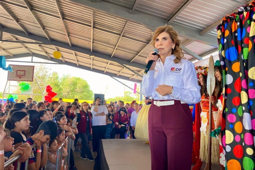 DIF Baja California lleva alegría a niñas y niños de la colonia Mayos en Mexicali