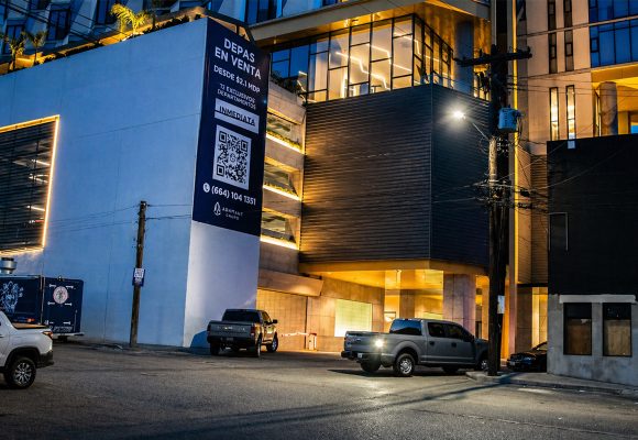 Mujer asesina a su pareja en edificio Adaman; el hombre estaba bajo efectos de alcohol y drogas