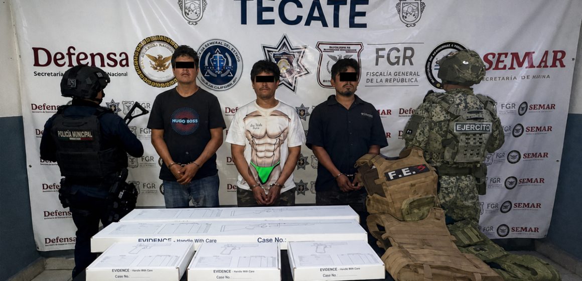 Detienen a tres hombres armados tras operativo en zona rural de Tecate