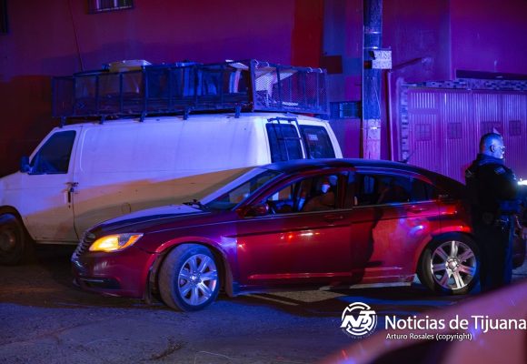 Ataque armado en Infonavit Murúa deja a un hombre muerto dentro de su vehículo