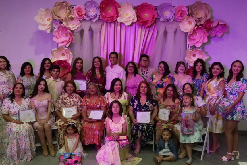 Pasarela de Generaciones reúne a familias de Tecate