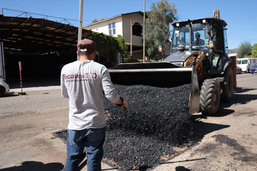 Gobierno de Tecate supera los 1,800 metros cuadrados de bacheo en más de 30 vialidades