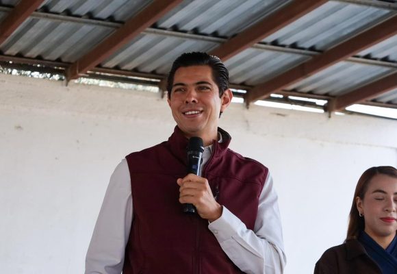 Encabeza Román Cota Lunes Cívico en primaria de Tecate