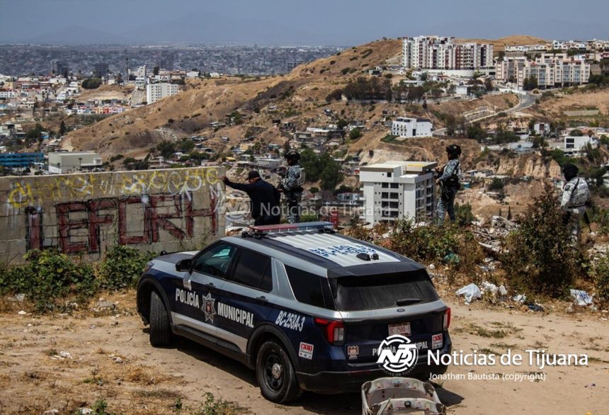 Localizan cuerpo con huellas de violencia en pila de agua