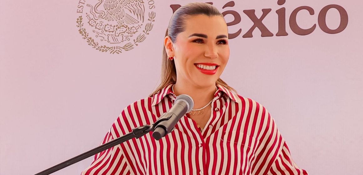 Avanza entrega de becas Rita Cetina en Baja California
