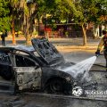 Vehículo abandonado arde en llamas en plena zona de Otay