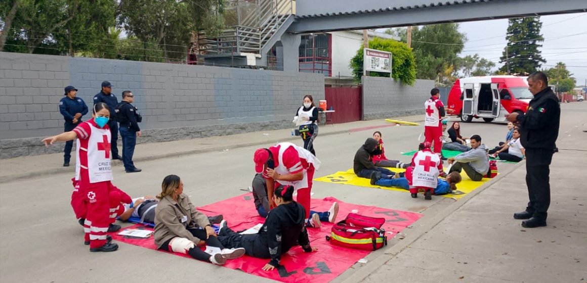 1 Capacitan a primeros respondientes para atender emergencias con múltiples víctimas