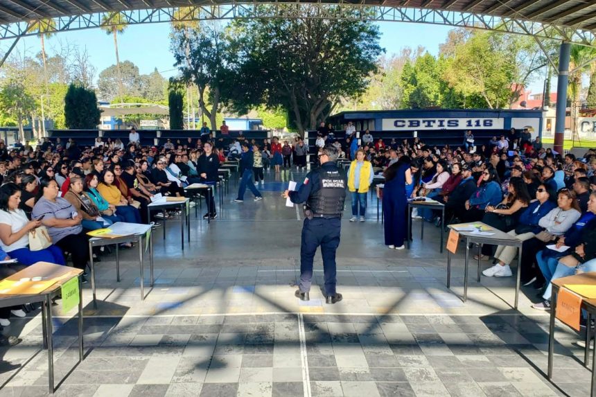 1 SSPCM orienta a más de 500 padres de familia en CBTis 116