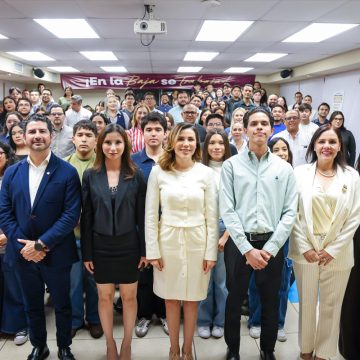 Marina del pilar encabeza foro laboral universitario