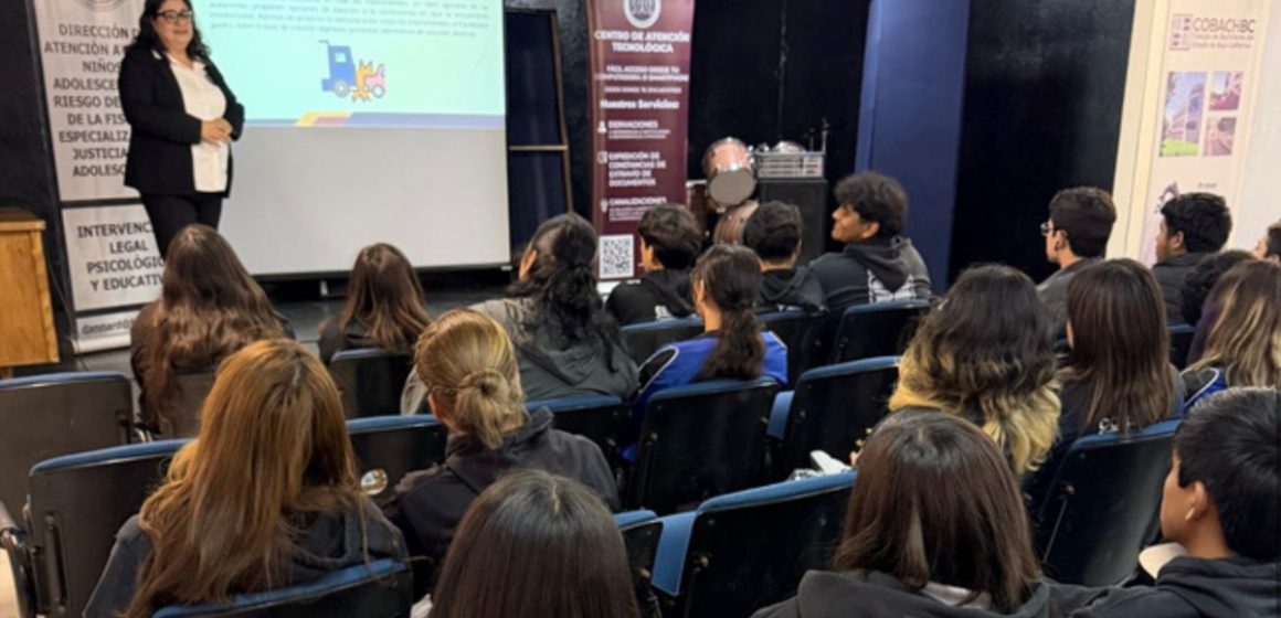 1 Fiscalía acerca programas de prevención a más de 800 estudiantes de Cobach en Rosarito