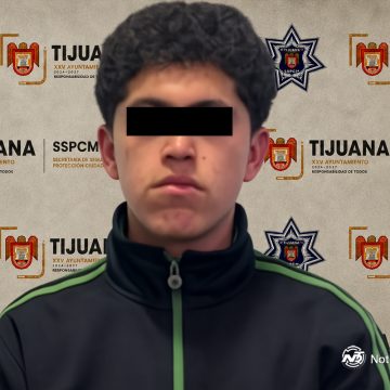 Detienen a hombre con orden activa por homicidio