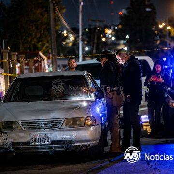 Localizan cadáver envuelto en cobija dentro de un vehículo en la colonia Hipódromo