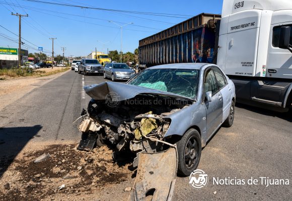 Dos accidentes y obras paralizan la carretera libre Tijuana-Tecate