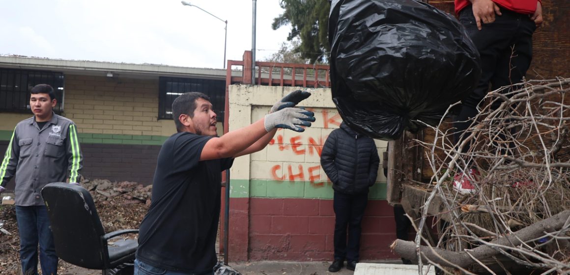 Retiran 54 toneladas de basura pesada en tres delegaciones