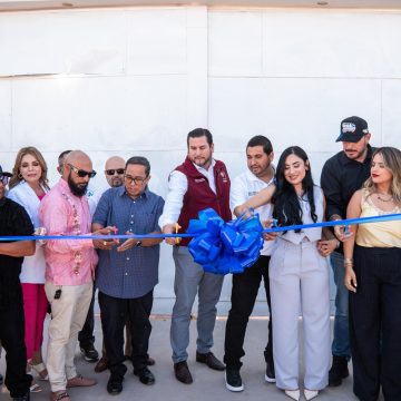 Asiste Burgueño a apertura de clínica de rehabilitación en Mexicali