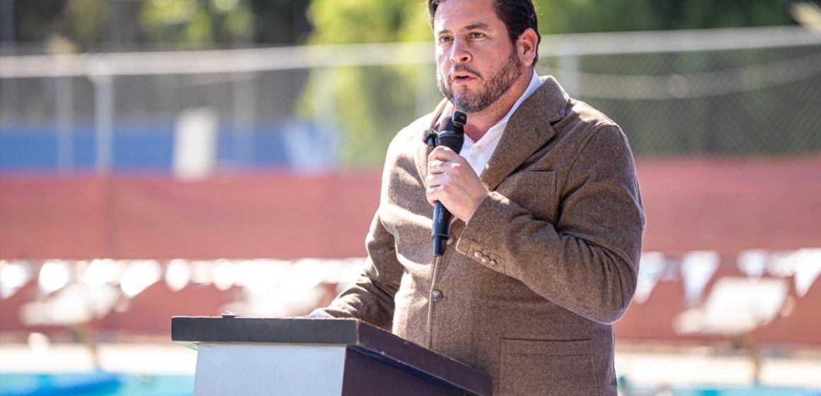 Entrega Ismael Burgueño alberca rehabilitada