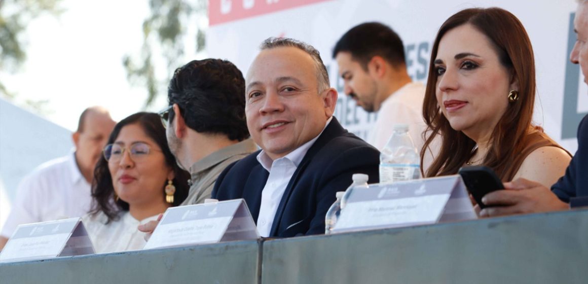 Encabeza secretario general desfile del Día del Trabajo en Mexicali