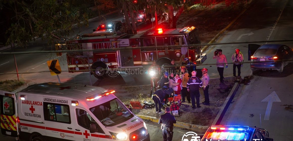 2 Mujer y niño terminan lesionados tras maniobra fallida en el “Periférico”