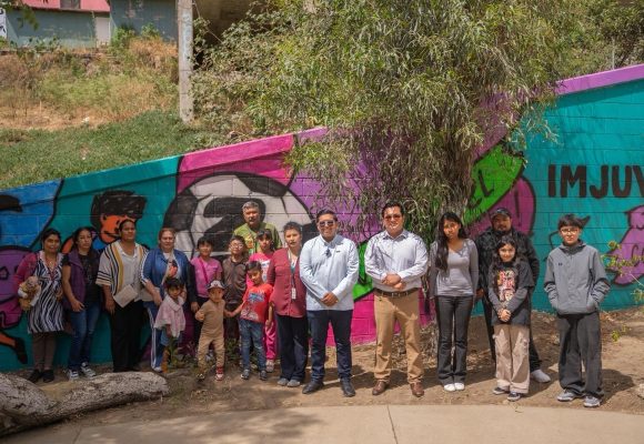 Develan murales que celebran el talento juvenil rumbo al Mundial 2026