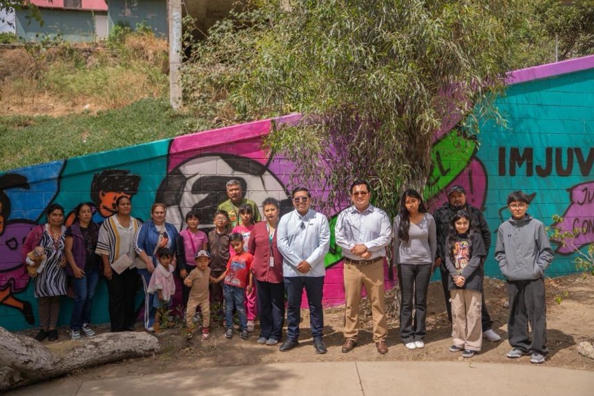 Develan murales que celebran el talento juvenil rumbo al Mundial 2026