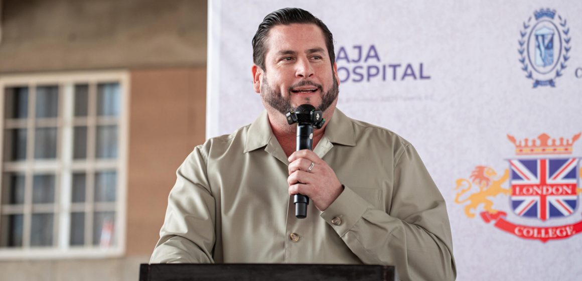 Conmemora Ismael Burgueño el Día del Maestro con docentes