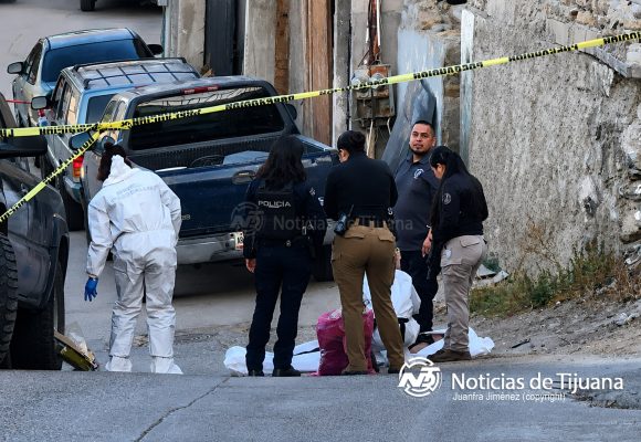 Hallan cuerpo envuelto en cobija en Tijuana