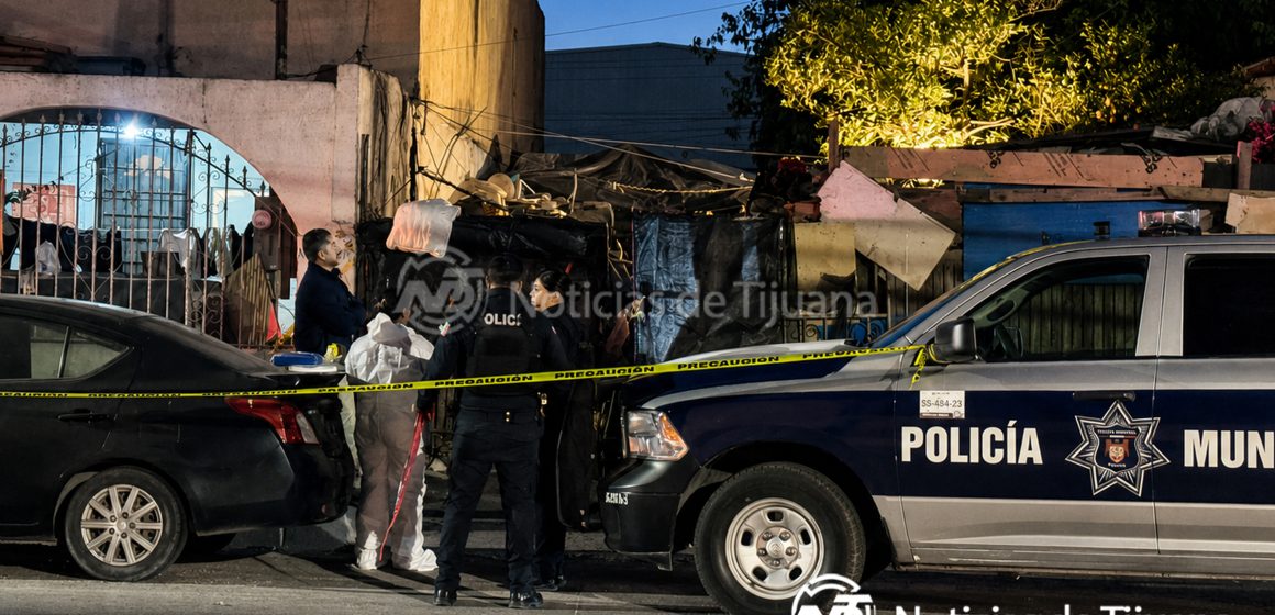Se encontraba con su amigo en un domicilio cuando la asesinaron