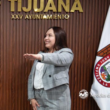 87i87i Sale Araceli Márquez de Reglamentos; entra Adriana Barrera